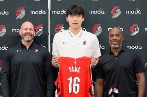 阿斯报:选中杨瀚森后 开拓者商品零售额相比24年提升10倍以上!