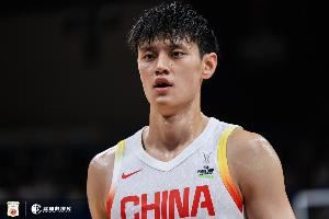 媒体人:曾凡博打好季前赛 拿到篮网双向合同的希望还是非常大的