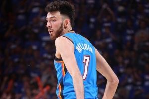 将总冠军奖杯带回家乡?切特:想让孩子看到希望 这是有可能的