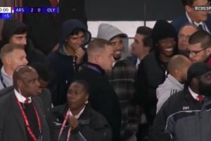 养伤F4🤣阿森纳主场通道4人戴帽:哈弗茨、因卡、热苏斯、马杜