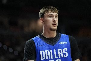 莱夫利:弗拉格作为状元秀会面临所有人挑战 我们永远是他的后盾