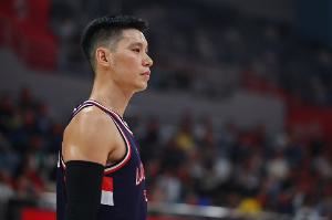 林书豪:今天还有那么多人支持我 很感谢大家那么长时间的支持