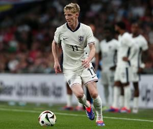 戈登:想成为世界顶级边锋我还有很多工作要做,我不害怕竞争