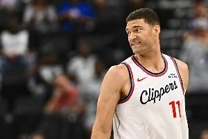 前3场场均8.7分三分42.1% 卢:训练营期间大洛是队里表现最好的