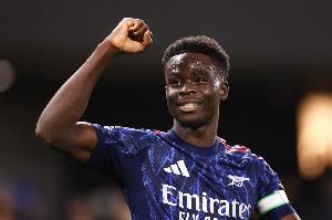 顶薪之一!英媒:萨卡即将与阿森纳完成续约,周薪预计超过25万镑