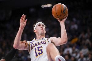  压哨绝杀！湖人队记：奥斯汀-里夫斯就是怪兽