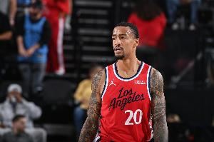  打得不好！科林斯首发21分钟 6中1拿到2分4板2帽 正负值-22