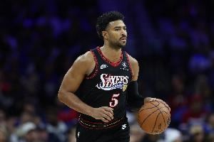  盖到也没用！格莱姆斯切入残暴单臂扣翻斯图尔特