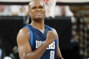  没德克？乔·约翰逊：刚进联盟时 4号位只有安托万·沃克投三分