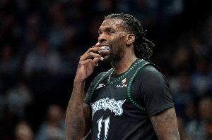  外线开炮！纳兹·里德再中三分打停掘金 三分5中4已砍17分