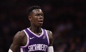 得分全队最高！施罗德半场11投6中 得到15分3板1助0失误